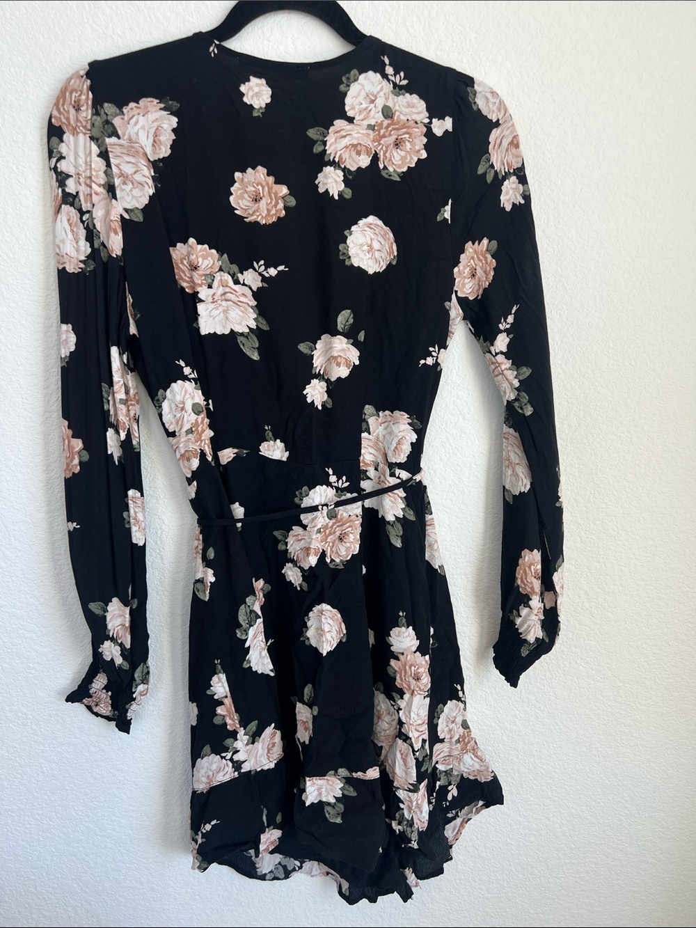 Abercrombie & Fitch Black Floral Wrap Dress with Blush Accents - Picture 4 of 4